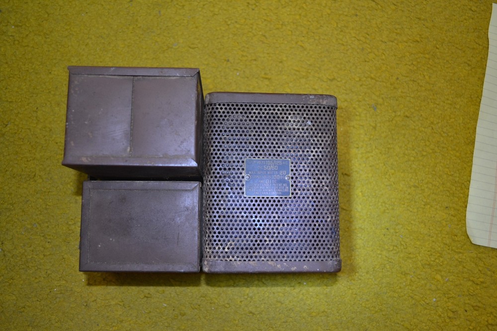 RCA / VICTOR field coil speaker power supply using coper oxide rectifier 1640335