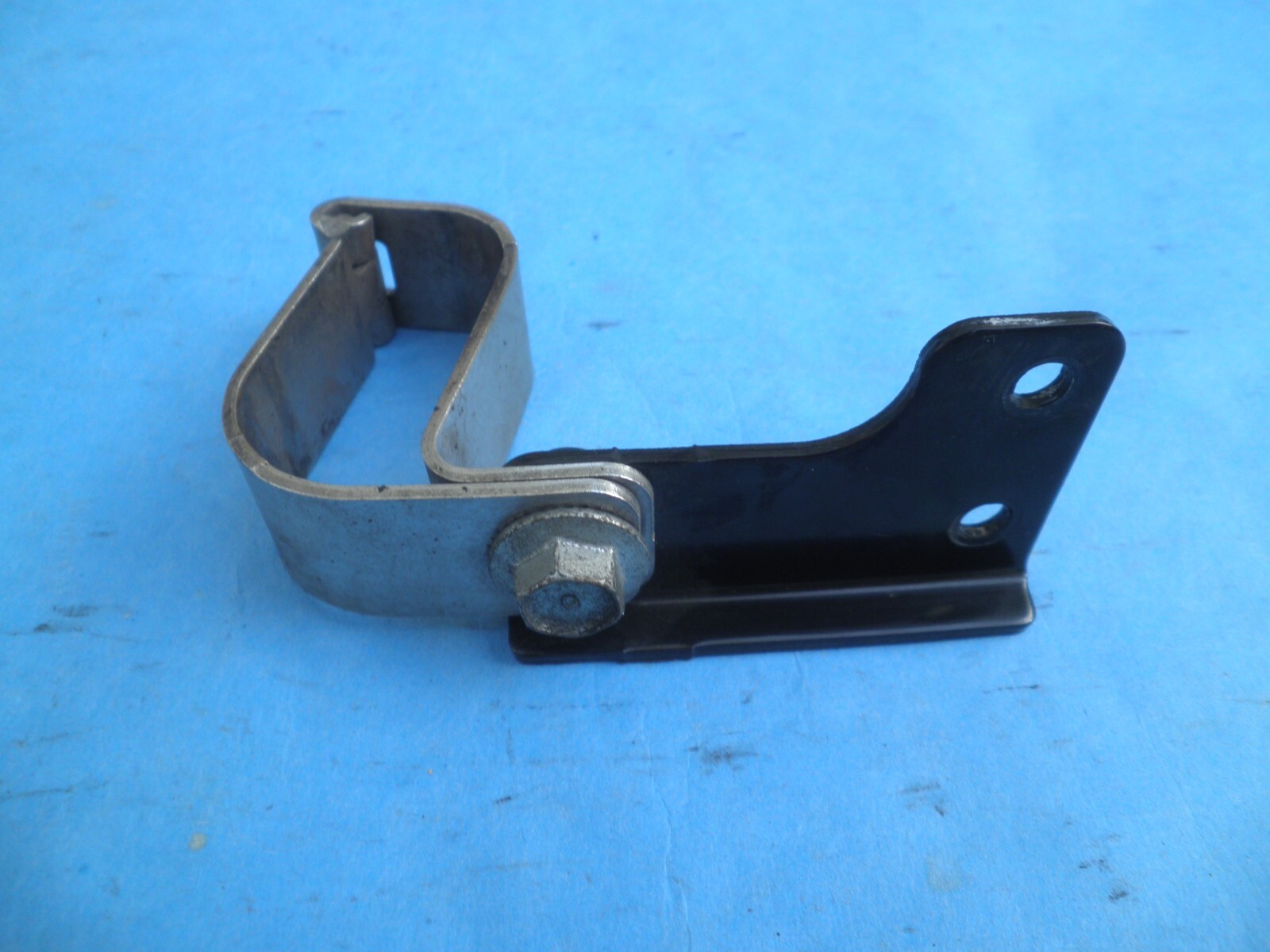 2009-2024 HARLEY OEM TOURING FLHT FLHX CROSSOVER EXHAUST MOUNTING CLAMP BRACKET