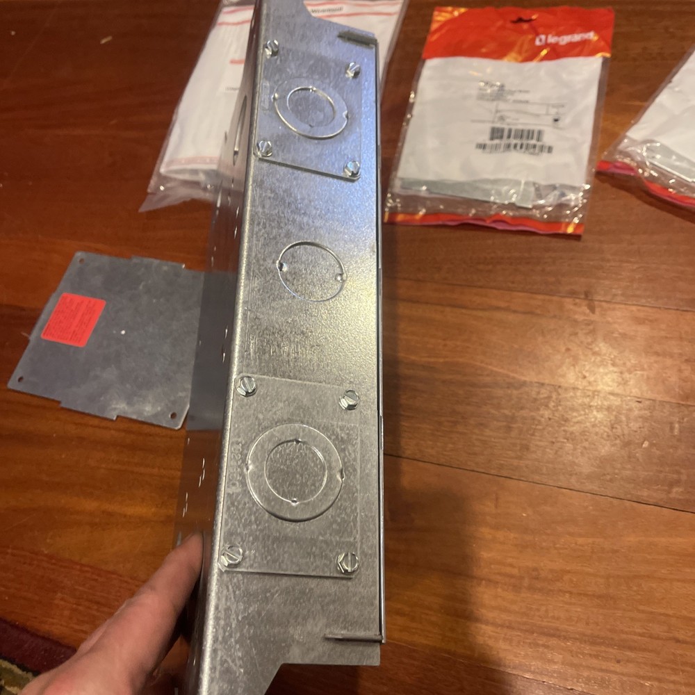 RFBA2R30OG RFBA Legrand Wiremold 2-G 3" RECTANGULAR COVER FLOOR Box