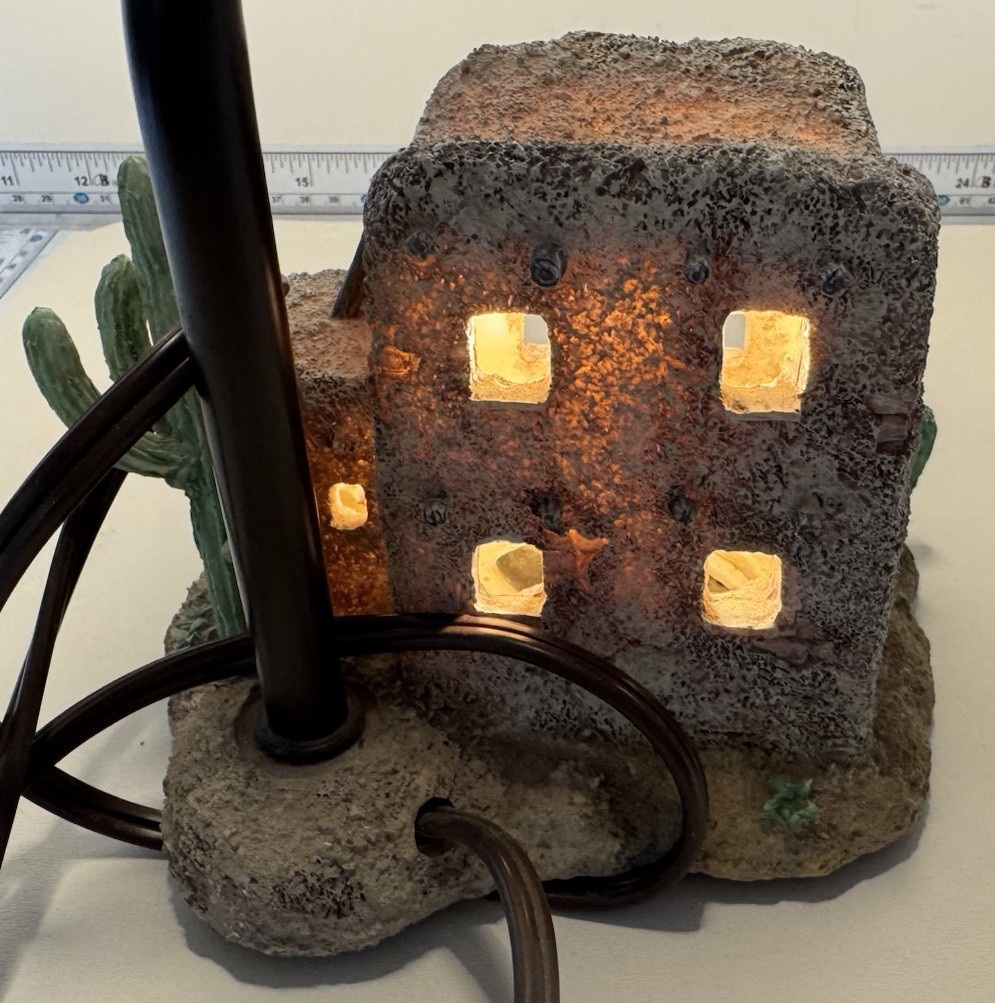 SOUTHWESTERN ADOBE LAMP VINTAGE HOME DECOR -WORKS (no Bulb) 11”