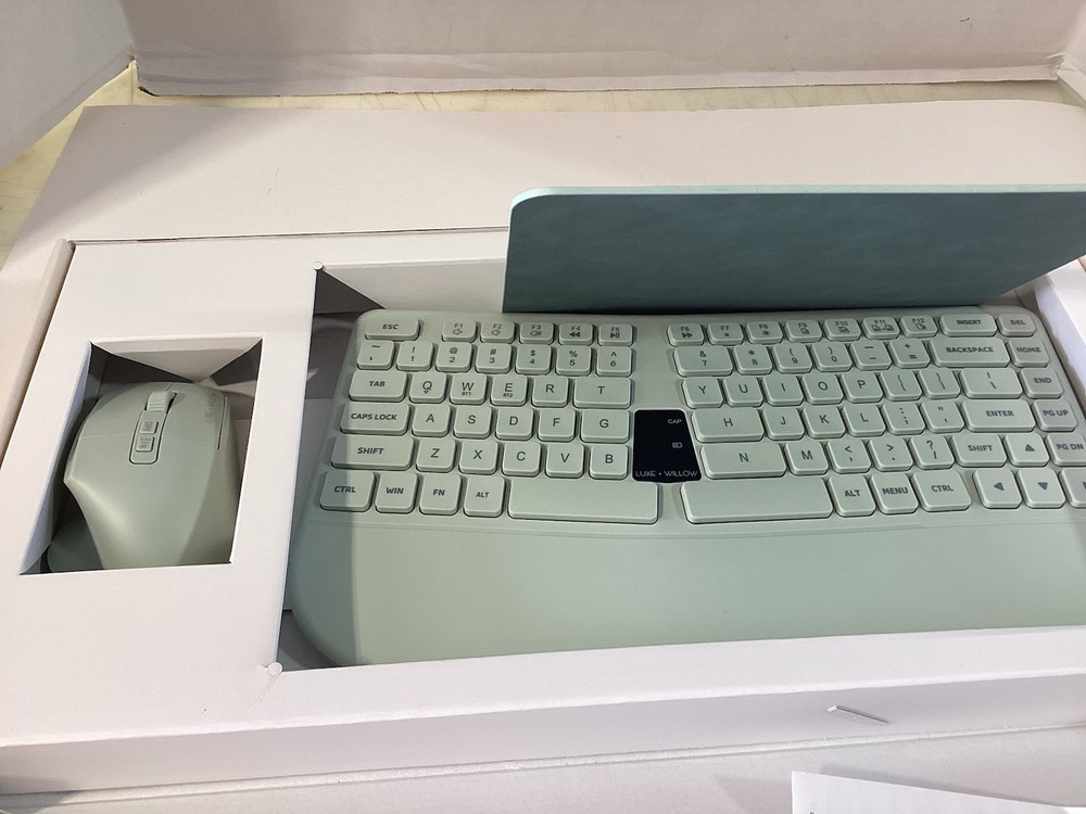 Luxe + Willow Essential Tech Ergonomic Wireless Keyboard Mousepad Mouse Cream
