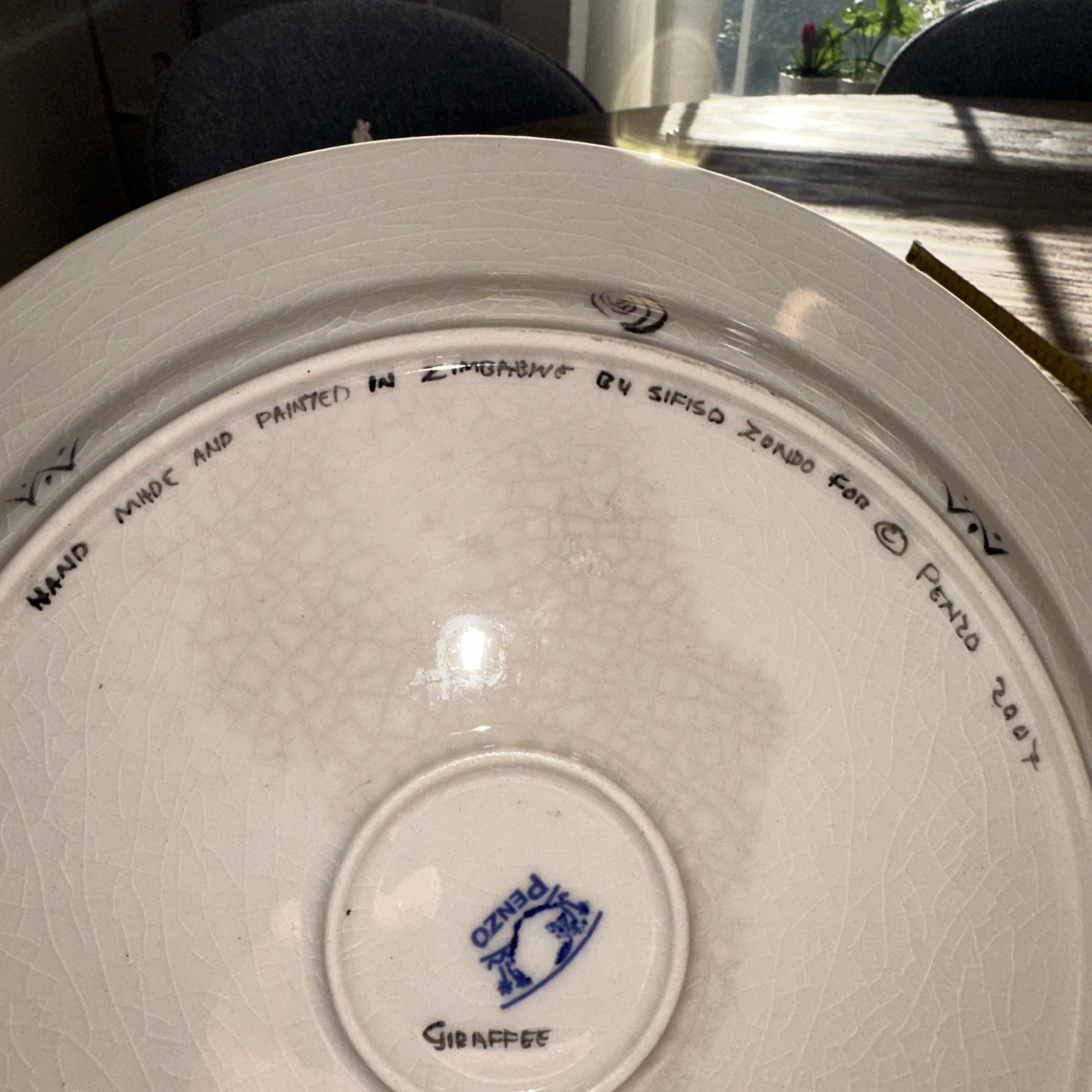 Penzo Zimbabwe Hand Painted 10.75 In Plate Giraffe Signed 2007