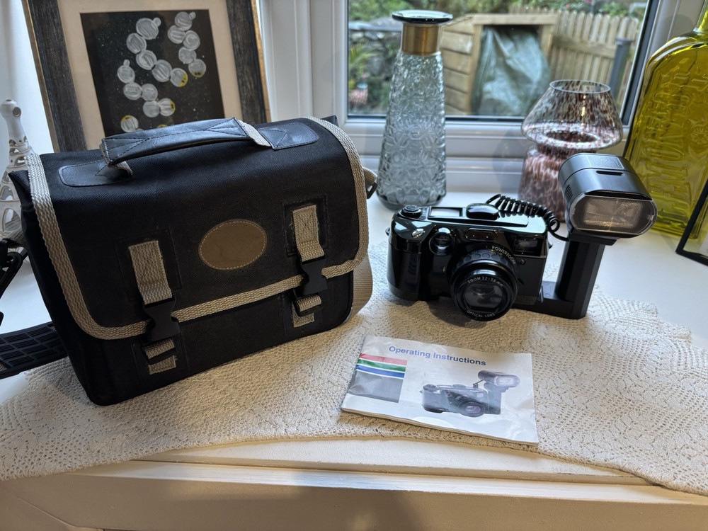 Nokina Beginners 35mm Film Camera Detachable Flash & Case - Untested