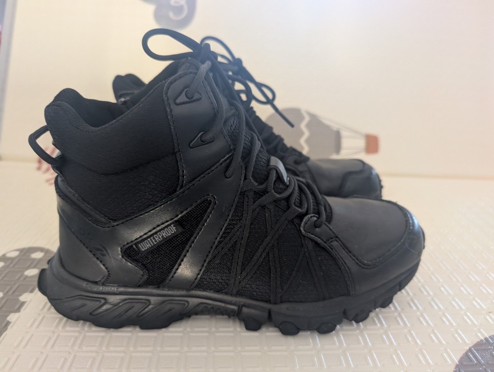 Reebok Astroride Work Black 6.5 Unisex