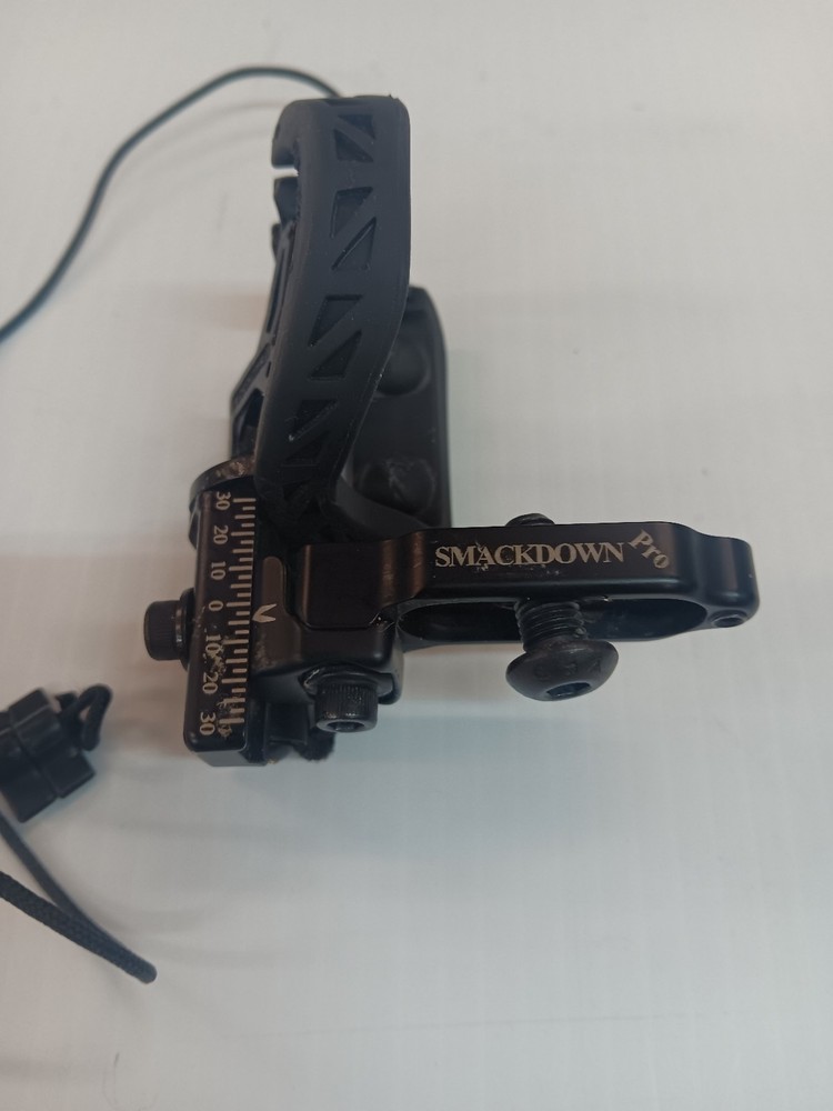 TROPHY TAKER SMACKDOWN PRO DROP AWAY REST