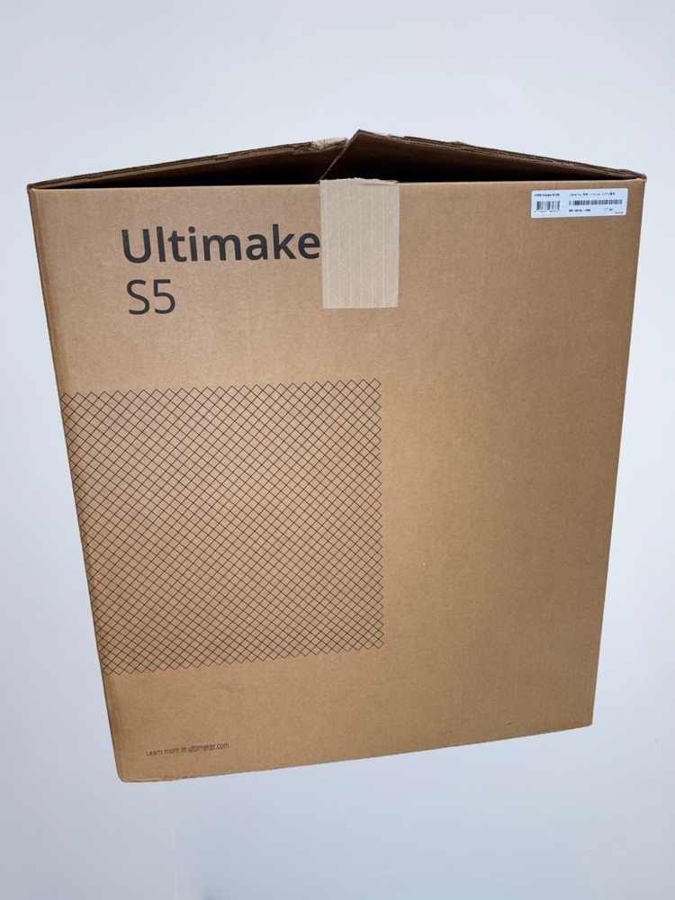 Ultimaker S5 Pro Bundle Material Station Air Manager - Open Box 3D Printer