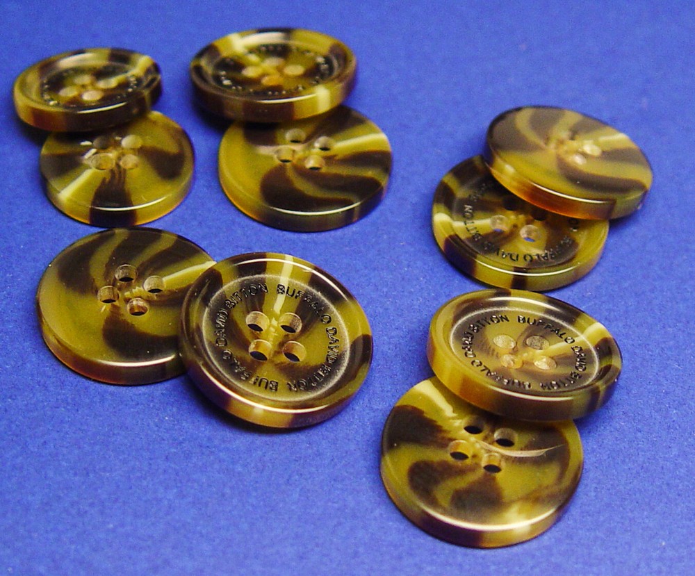 BUFFALO DAVID BITTON REPLACEMENT BUTTONS 10 HORN EFFECT , GOOD USED COND.