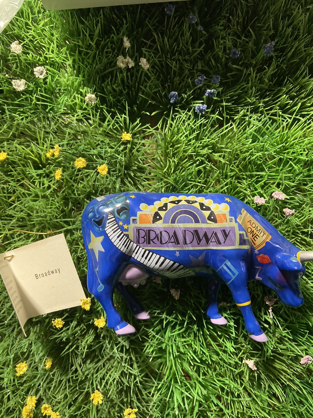 Cow On Parade Broadway 2000 Complete w/ Box & Tag Item #9159
