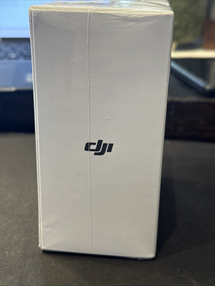 DJI Wireless Microphone System and Audio Recorder Bundle With Deco Gear 7” Case