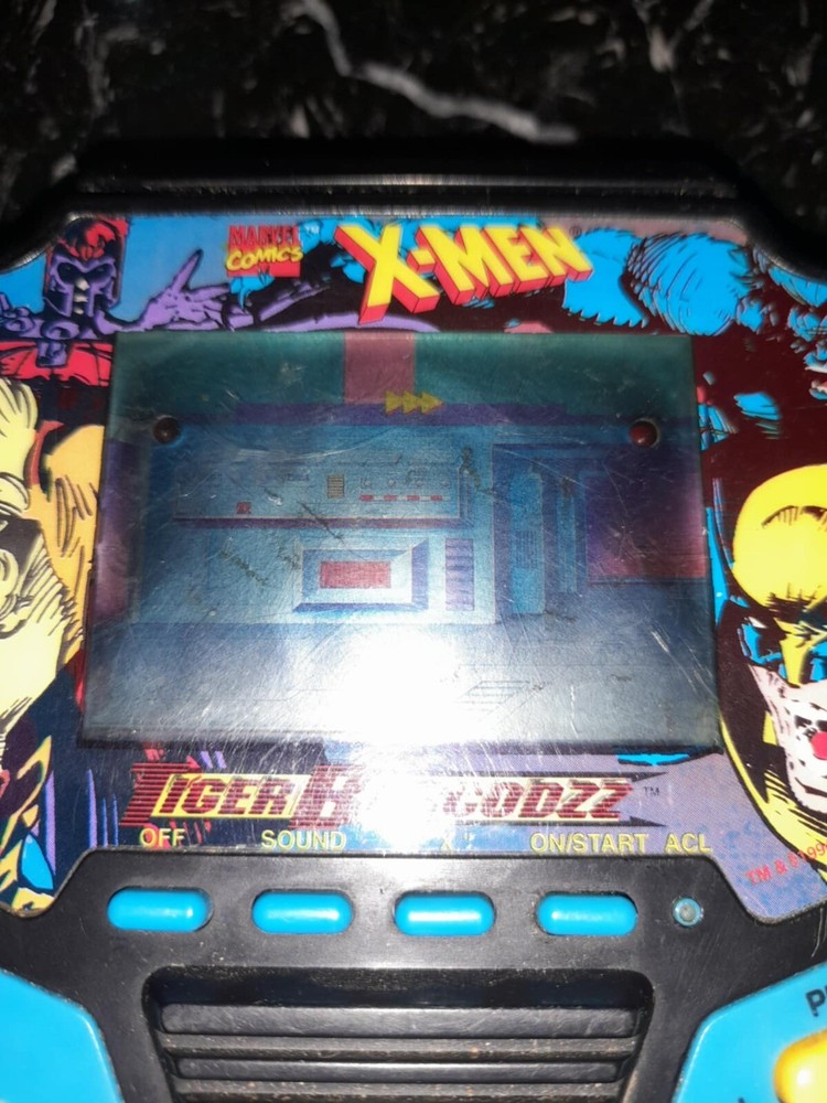 Vintage Tiger Electronics X-Men Barcodzz Handheld Game 1994 ( Read Description )