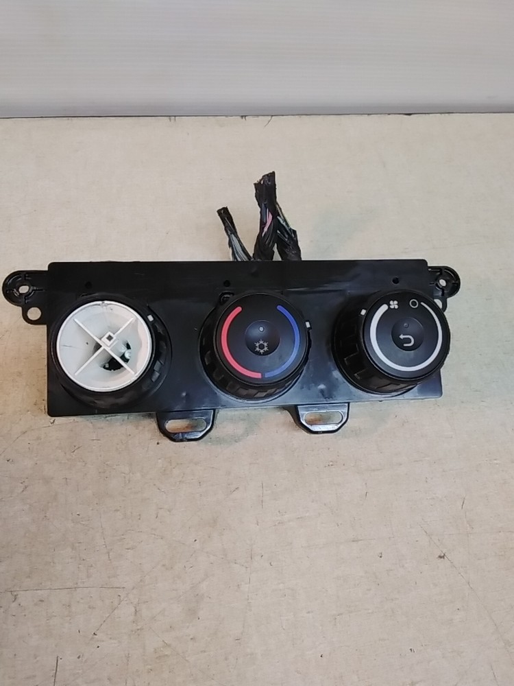 Freightliner A22-73671-002 HVAC Temperature Control