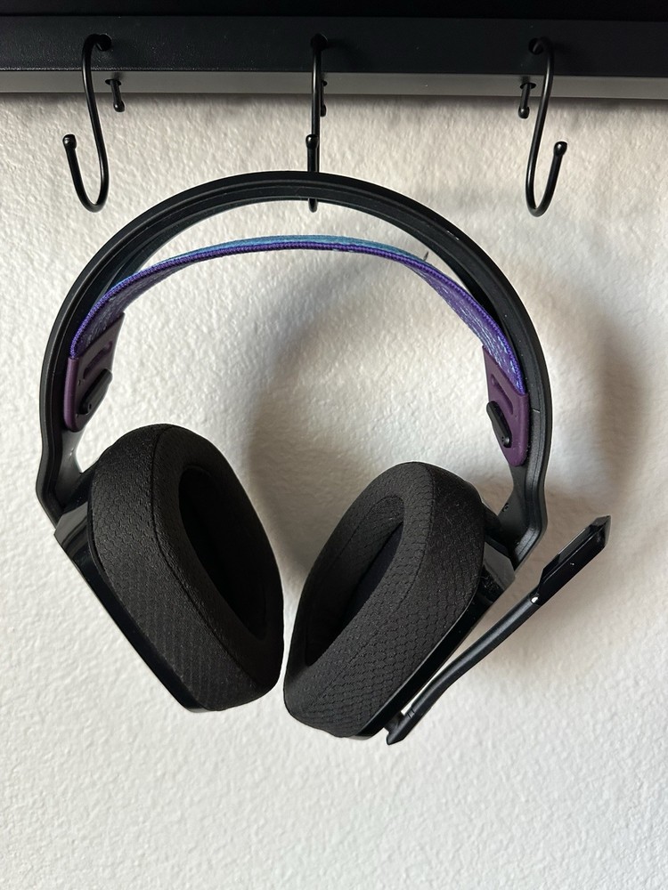 Logitech G535 Lightspeed Wireless Gaming Headset only Read/r