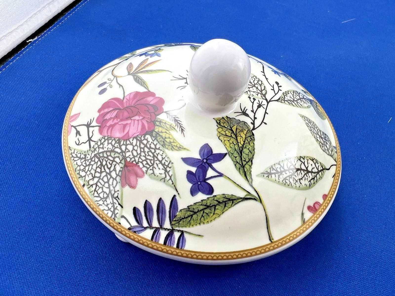 WILLIAM KILBURN Fine China 26oz Teapot Gift Boxed NEW UNUSED