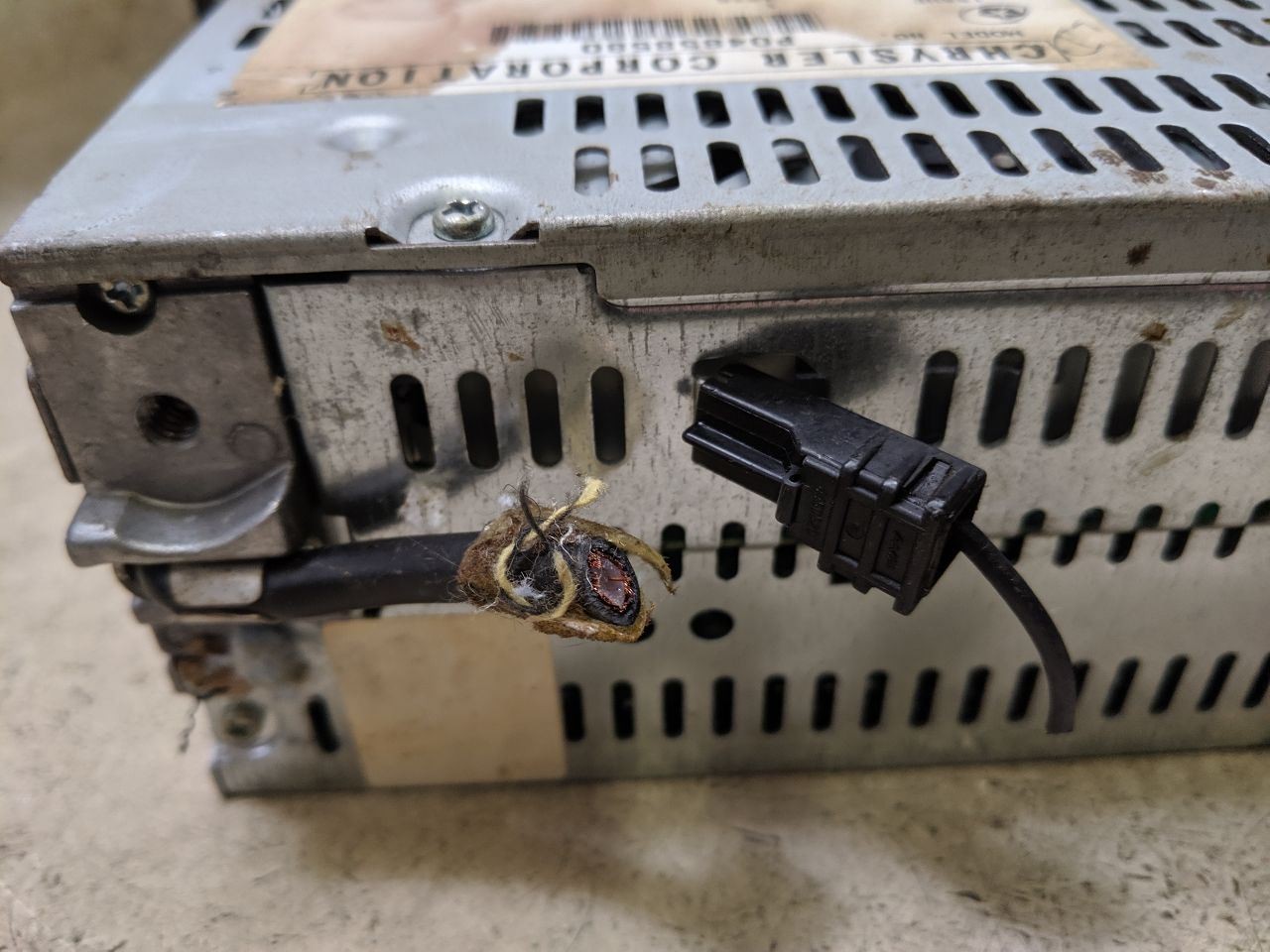 Stereo Radio AM FM CD Cassette 04858580 Fits 99-02 CHRYSLER 300M pc5-203664