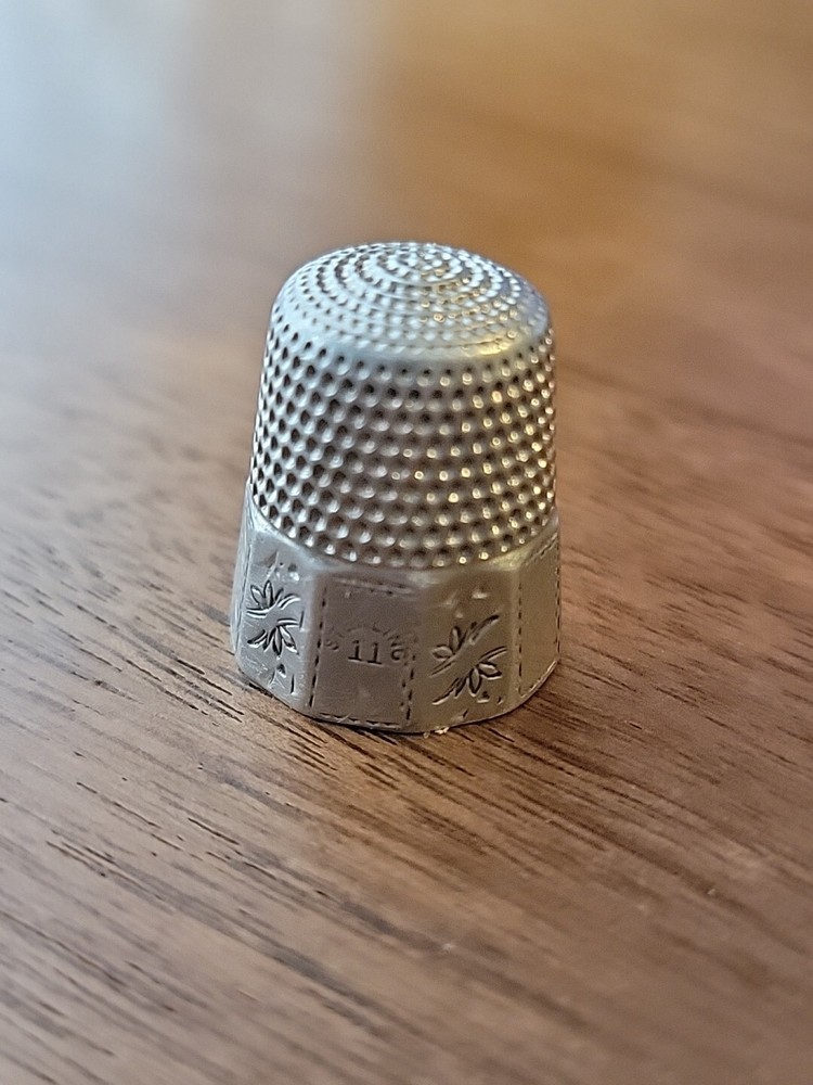 #XC Antique Simons Sterling Silver Size 11 Thimble Scrolls