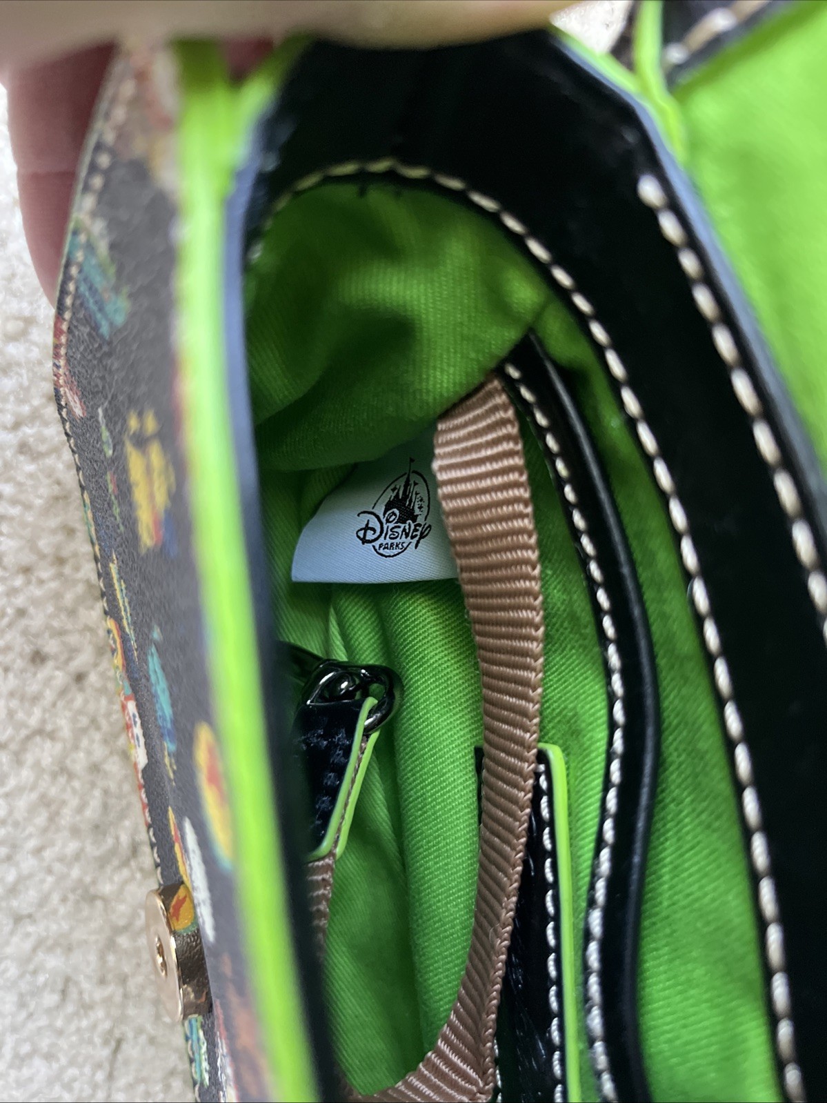 DOONEY & BOURKE PIXAR20 CROSSBODY BAG PURSE BELT BAG BLACK DISNEY AOP EUC