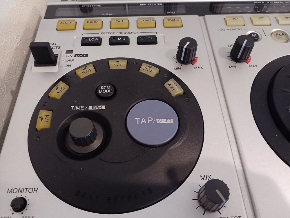 Pioneer DJ EFX-500 Silver Effects Box Audio Effector Mixer Controller