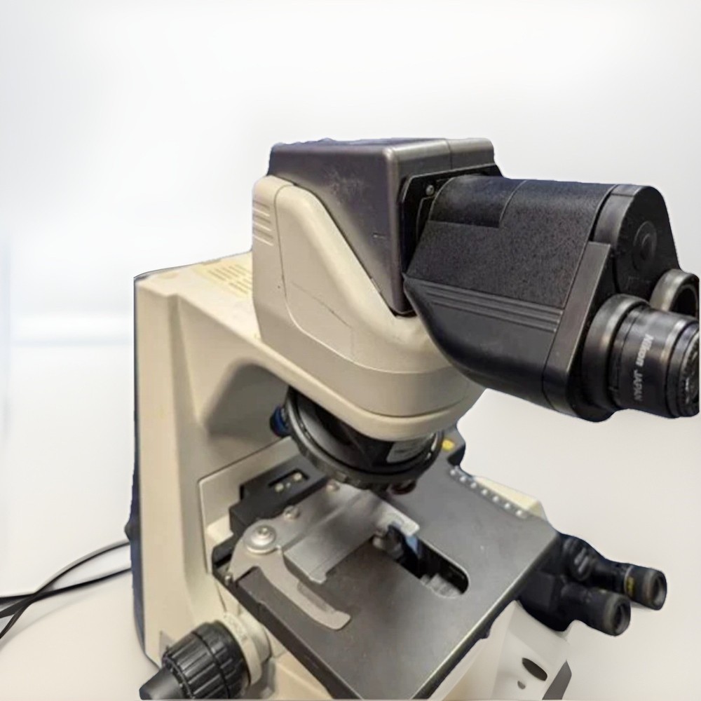 Nikon Eclipse 55i Microscope w/ 4 Objectives Missing One Eyepiece