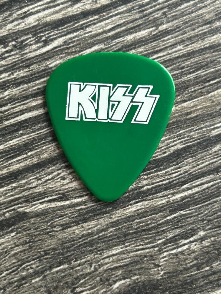 KISS Guitar Pick Farewell Tour PETER CRISS Middle Finger 2000 Vintage Kiss