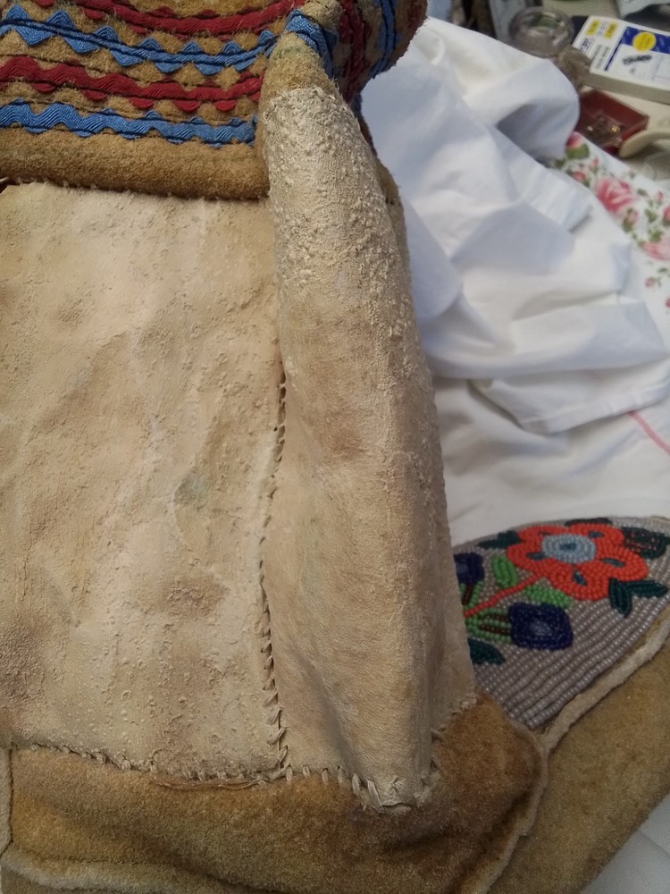 First Peoples Native American High Top Beaded Moccasins Cree Or Ojibwe?