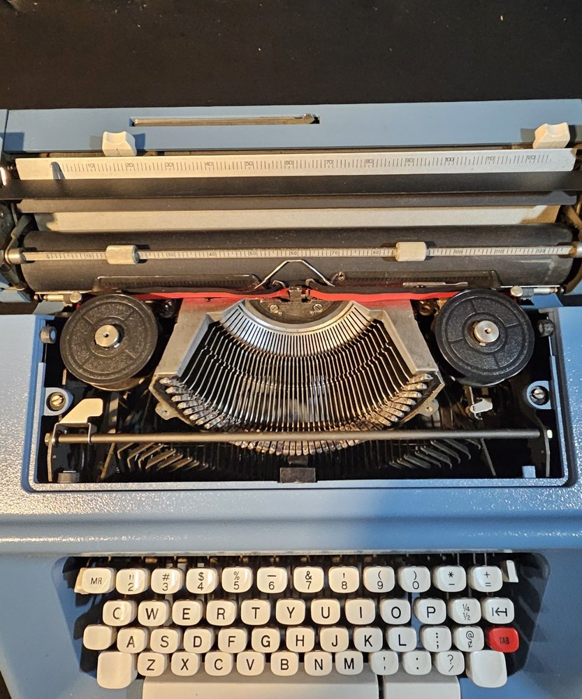 OLIVETTI Studio 46 Typewriter- Made In Spain Hard Plastic Case