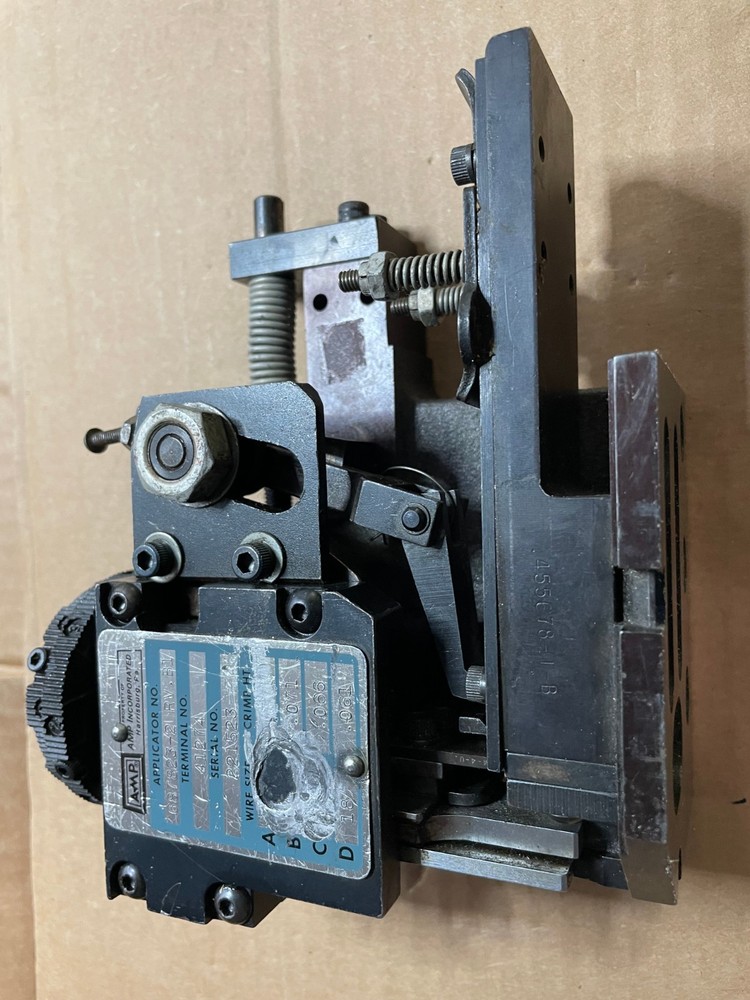 Amp 687823-2 Applicator