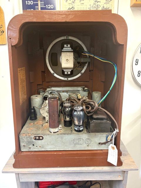 General Electric F81 Tombstone Radio