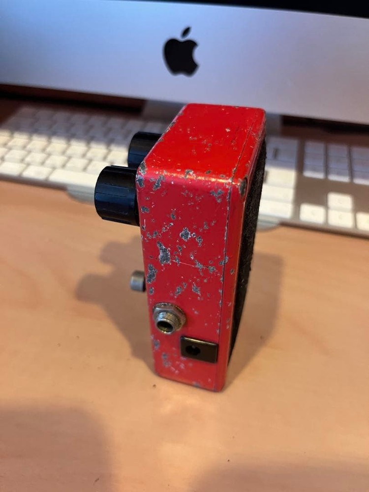 Maxon Compressor guitar effector