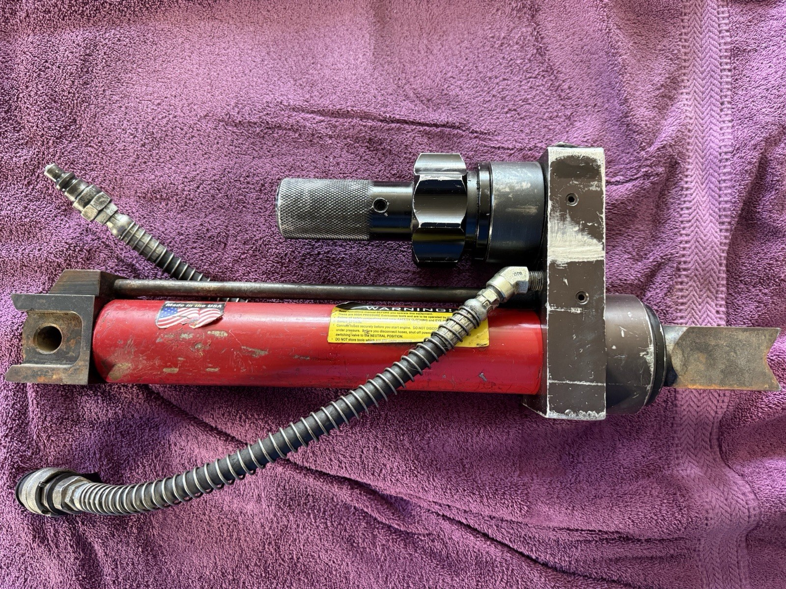 TNT Rescue System Tool R-series Hydraulic Ram Tool 10,500 PSI/724 BAR