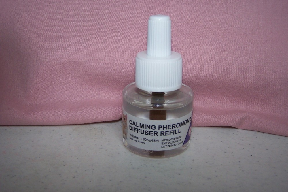 Cat Calming Pheromone Diffuser Refill 1.62 oz./48 ml. NEW Bottle