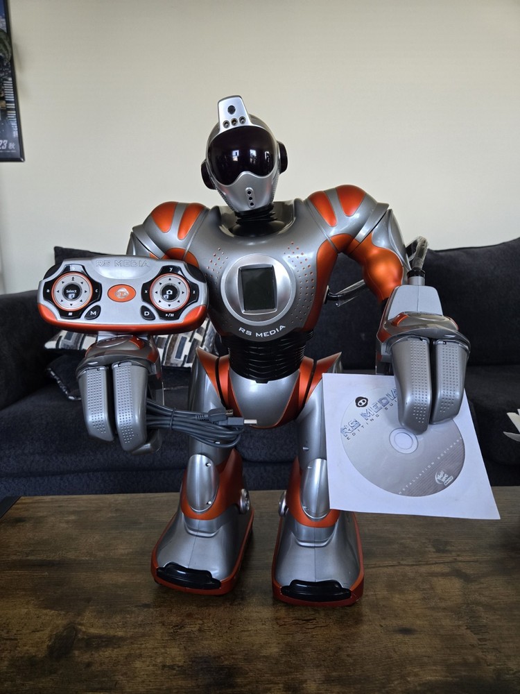 WowWee Robosapien RS Media Robot w/ Remote, USB, & Disc