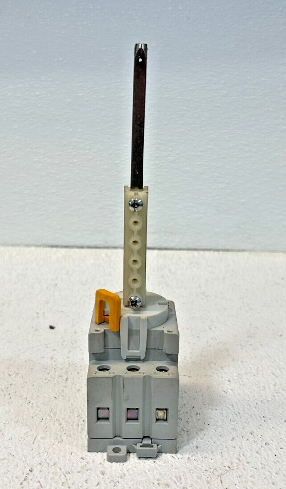 Allen-Bradley 194E-A25-1753 SER B Load Switch
