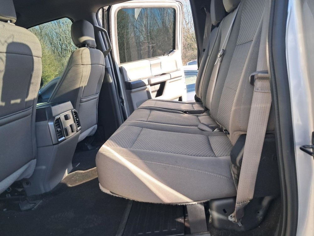 F250SD 2018 Glove Box 4897549