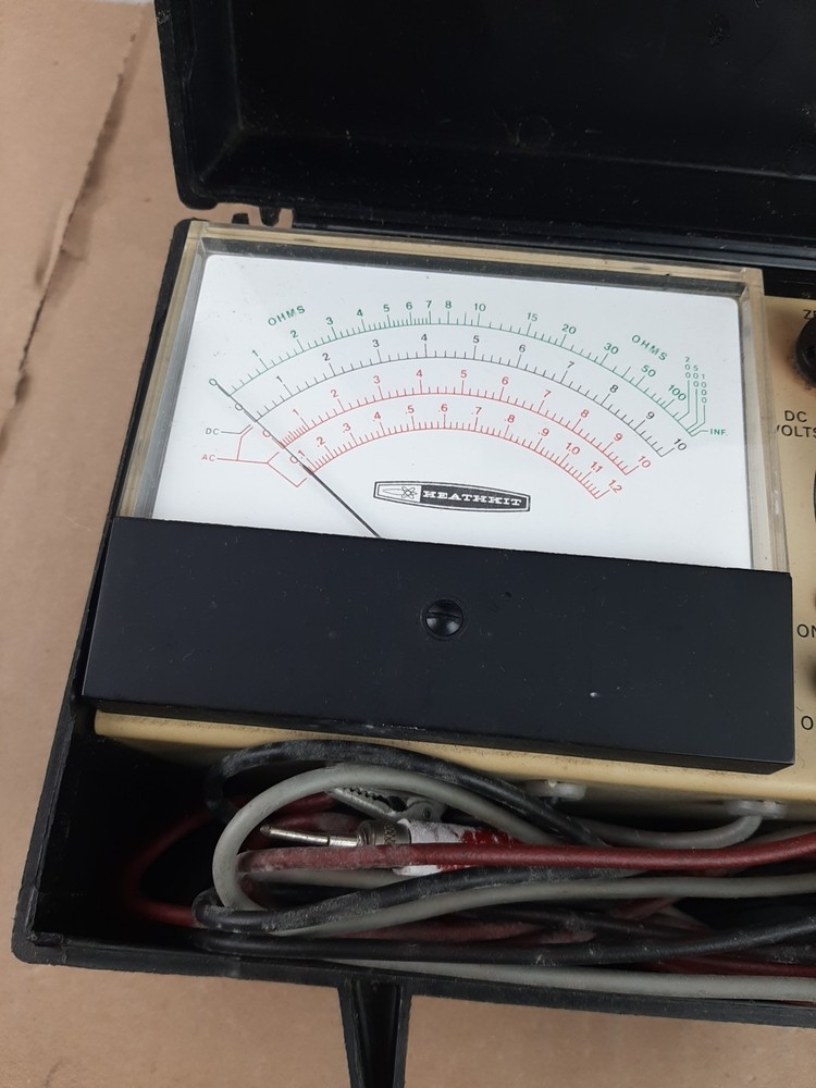 Heathkit Utility Solid State Voltmeter Model IM-17 in Hard Case Manual
