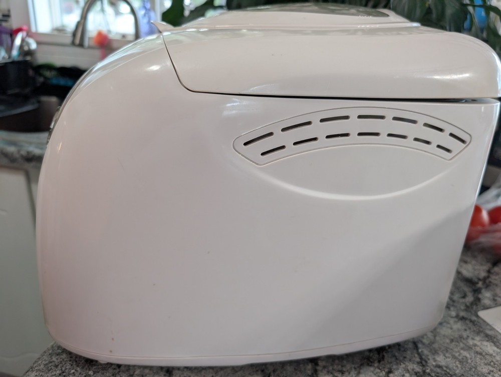SUNBEAM ELECTRIC PROGRAMMABLE 2LB BREADMAKER Nice Shape! See Pics!
