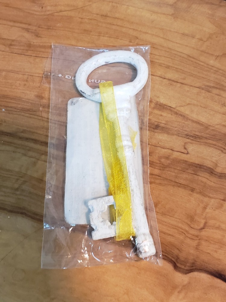 4x Metal Keys for Crafting - 4"
