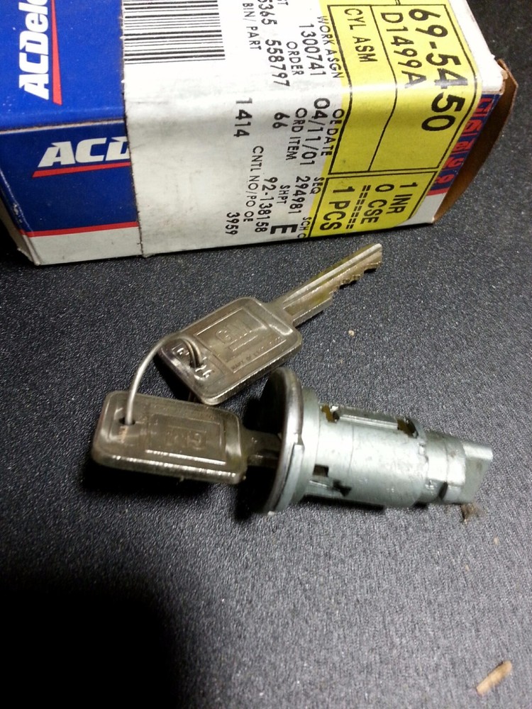 AC DELCO IGNITION SWITCH WITH KEYS D1499A