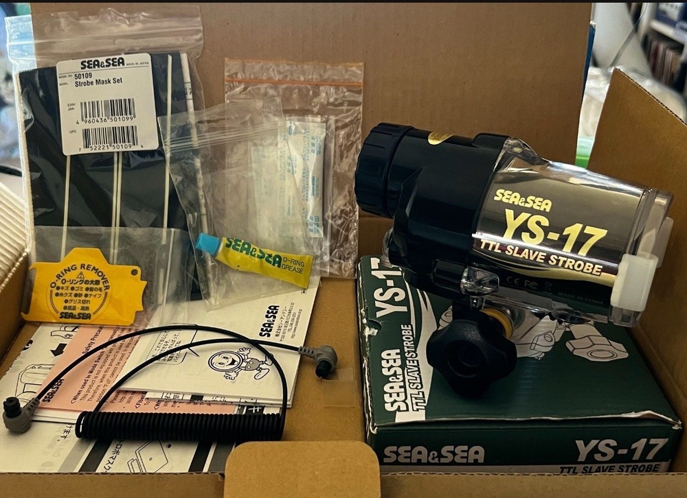 SEA&SEA Universal Lighting Package YS-17 Underwater Strobe