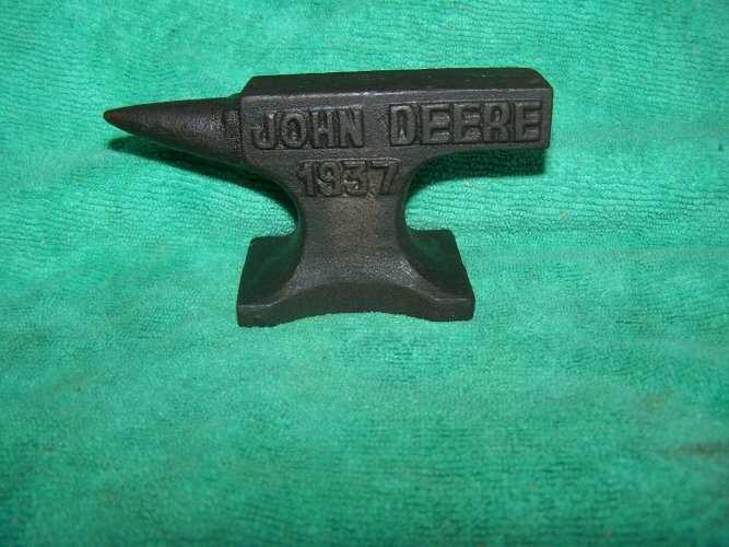 ANVIL   JOHN DEERE 1937     Mini Reproduction
