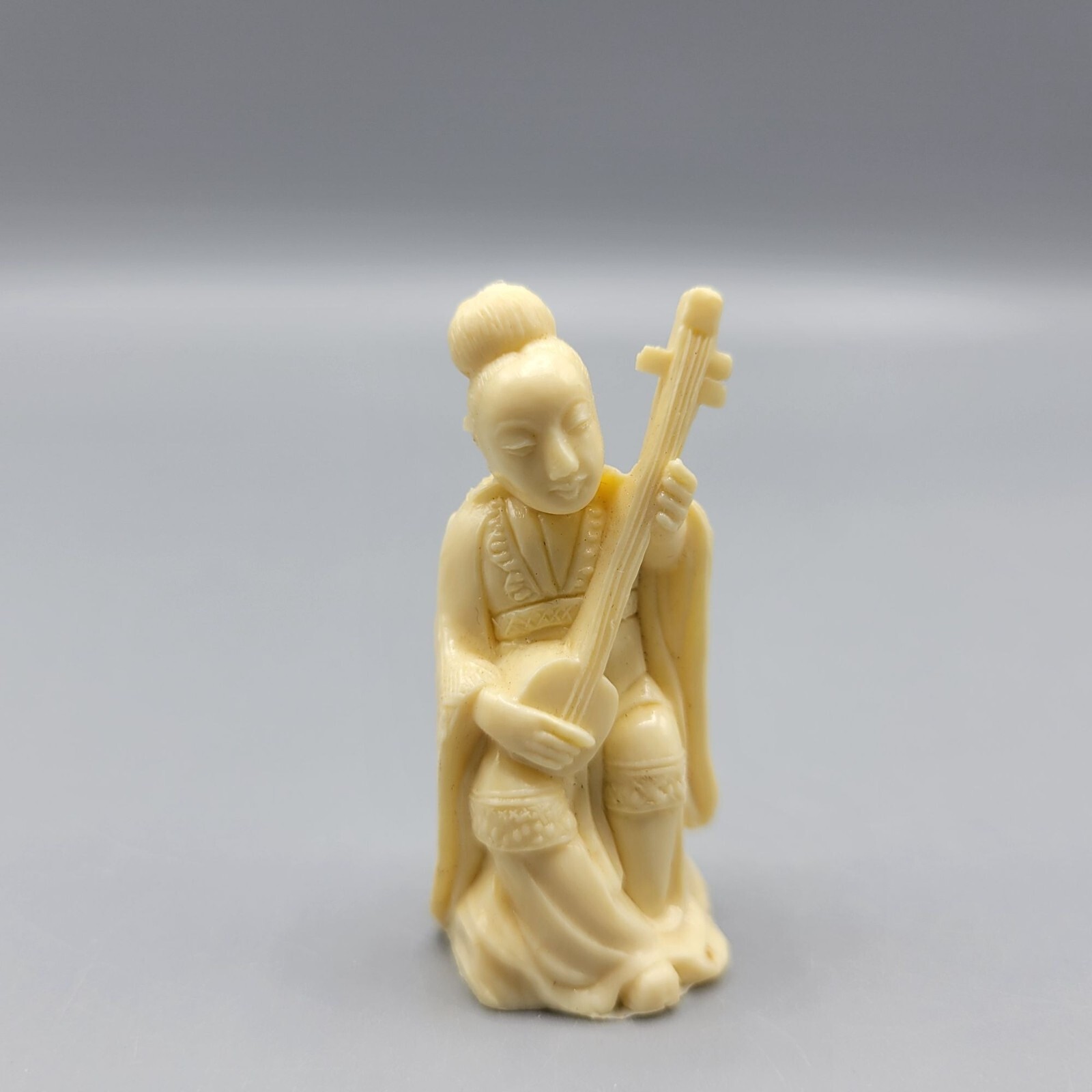 Vtg Resin Japanese Netsuke Oriental Asian Women Figurine Playing Instrument 2"