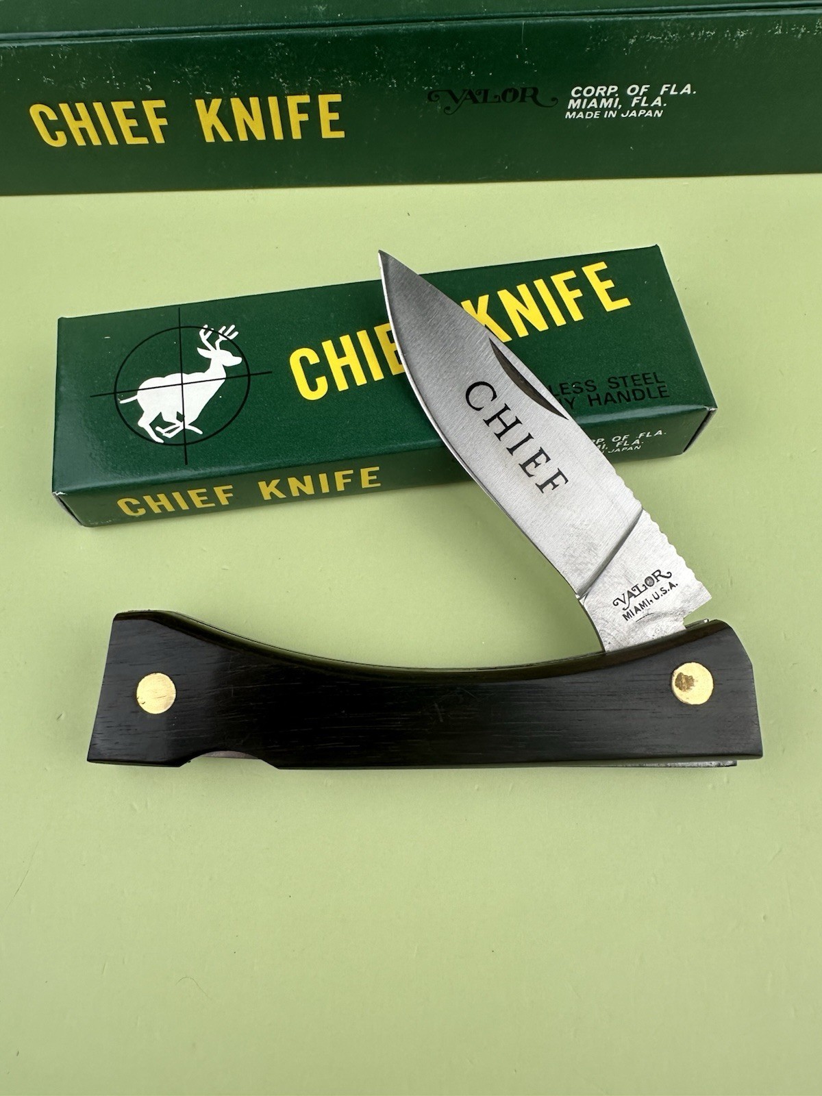 (12x) Vintage Pocket Knife VALOR CHIEF KNIFE Japan Ebony Handle Model 332 4 1/4”