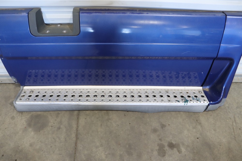 2008-2017 FREIGHTLINER CASCADIA 125 LEFT DRIVER SIDE FAIRING STEP PANEL OEM