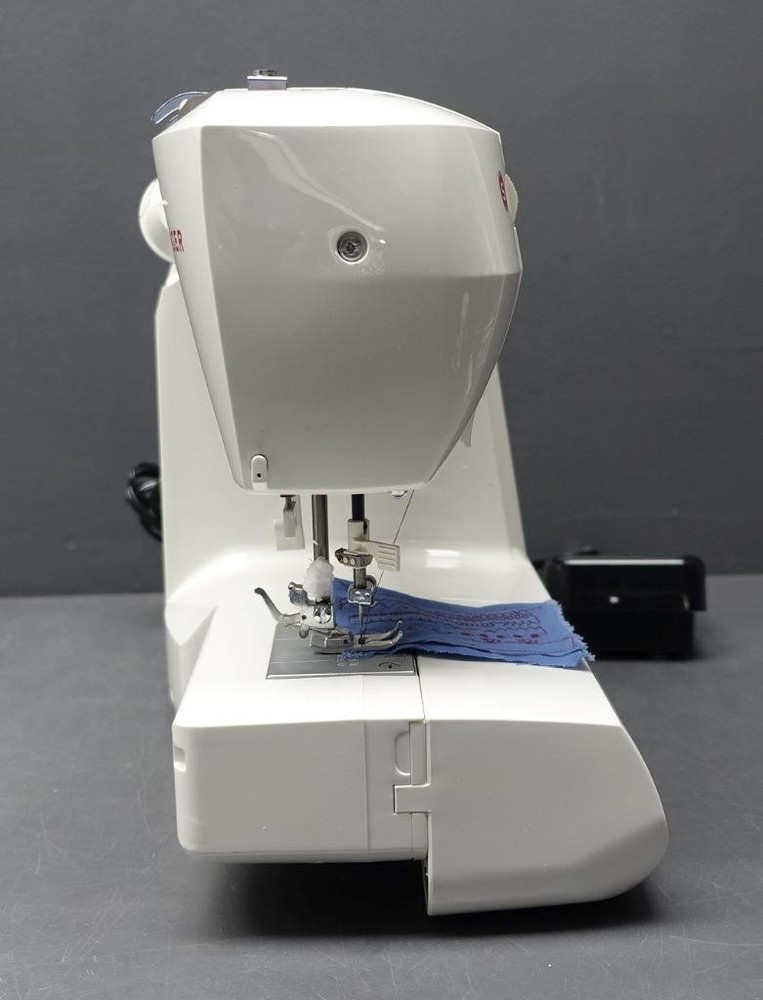 Singer 6160 Computerized 60 Stitch Sewing Machine+Manual/Accessories Test/Works