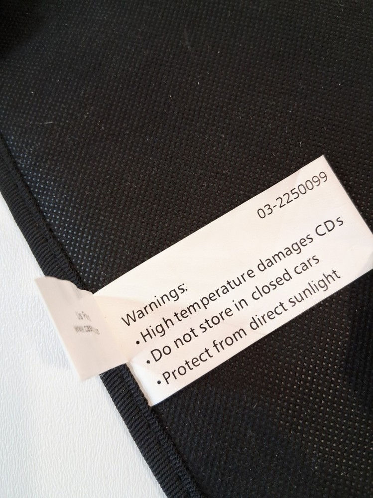 CASE LOGIC Black WINDOW VISOR CD CASE 12 Disc Capacity