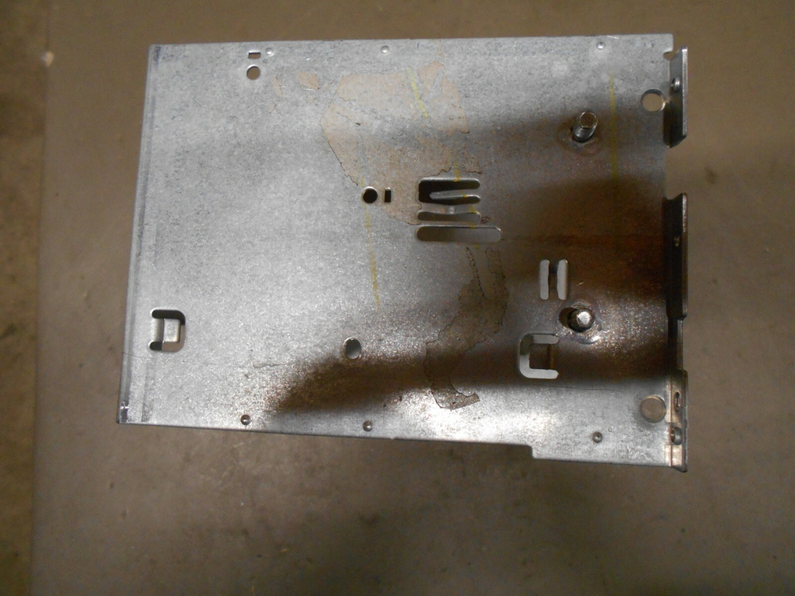 02-05 Deville 02-04 Seville Code U1R Tape CD Radio Sides - Back Housing Panel