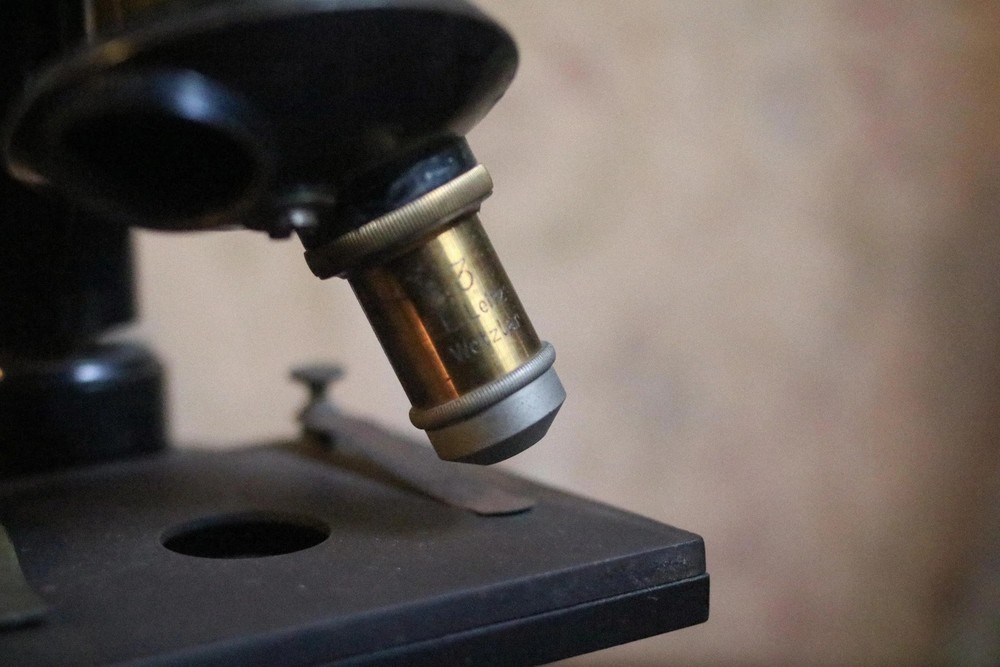 Antique Brass Labratory Microscope – Working Order