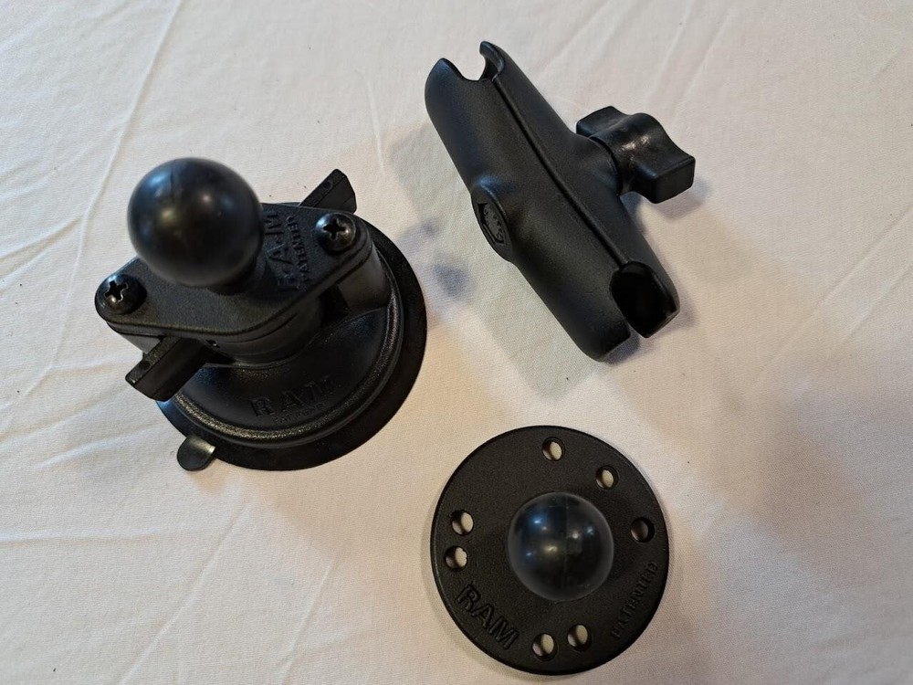 RAM Mounts suction mount 4" arm assembly windshield / glass mount