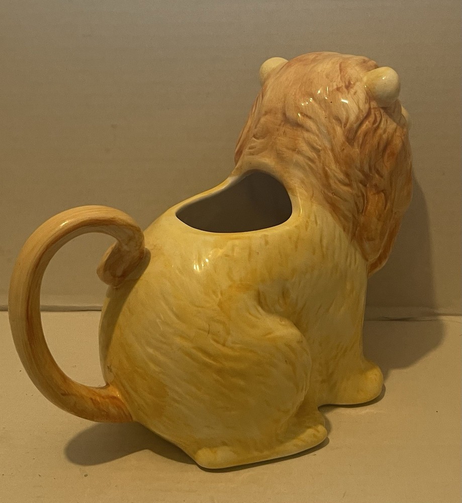 Vintage Ceramic Lion Pitcher 48oz