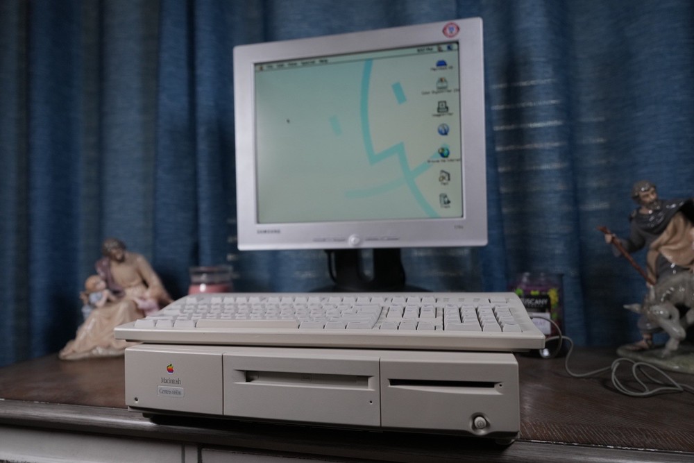 1993 Apple Macintosh Centris 660AV Computer + Keyboard & Mouse (TESTED & WORKS)