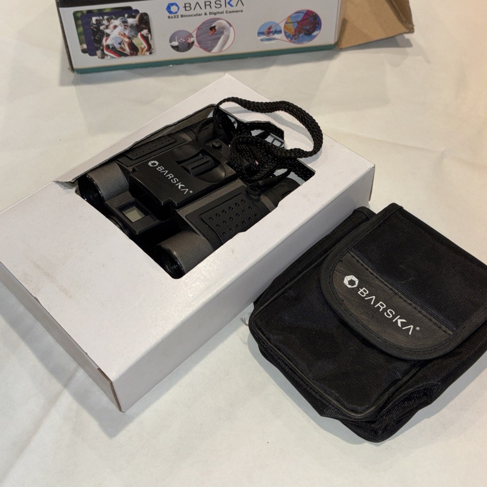 BARSKA 8X22 BINOCULAR & DIGITAL CAMARA IN ORIGINAL BOX